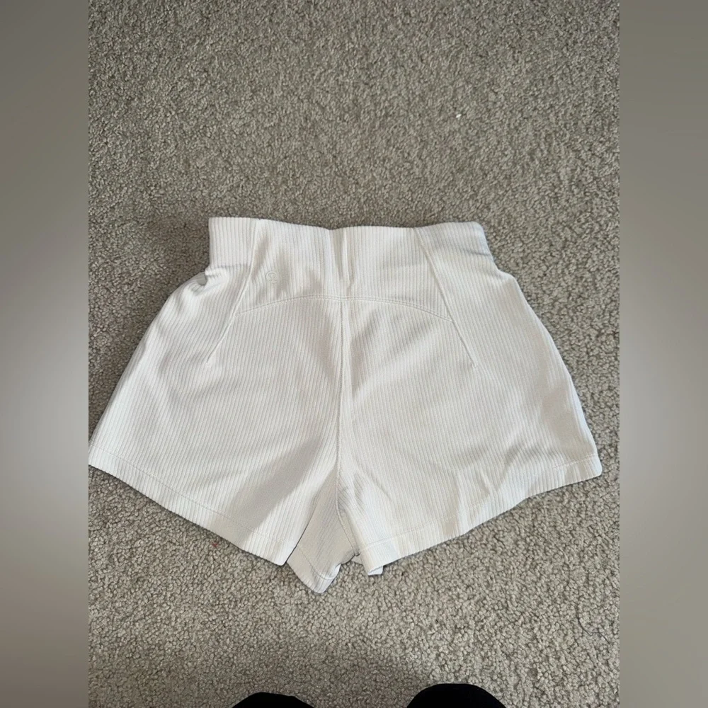 Lululemon Ribbed Shorts - Picture 3 of 4